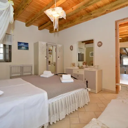 Сasa de vacaciones Estia Stone-built *