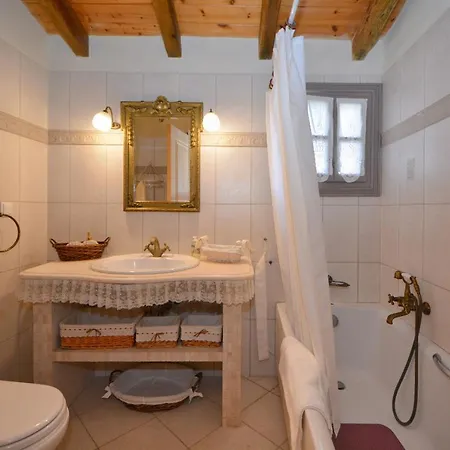 Holiday home Estia Stone-built Kranidi