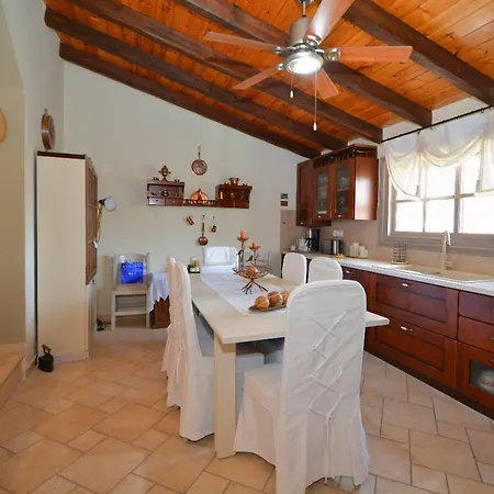 Estia Stone-built Сasa de vacaciones