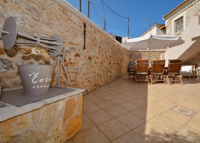 Vakantiehuis Estia Stone-built *